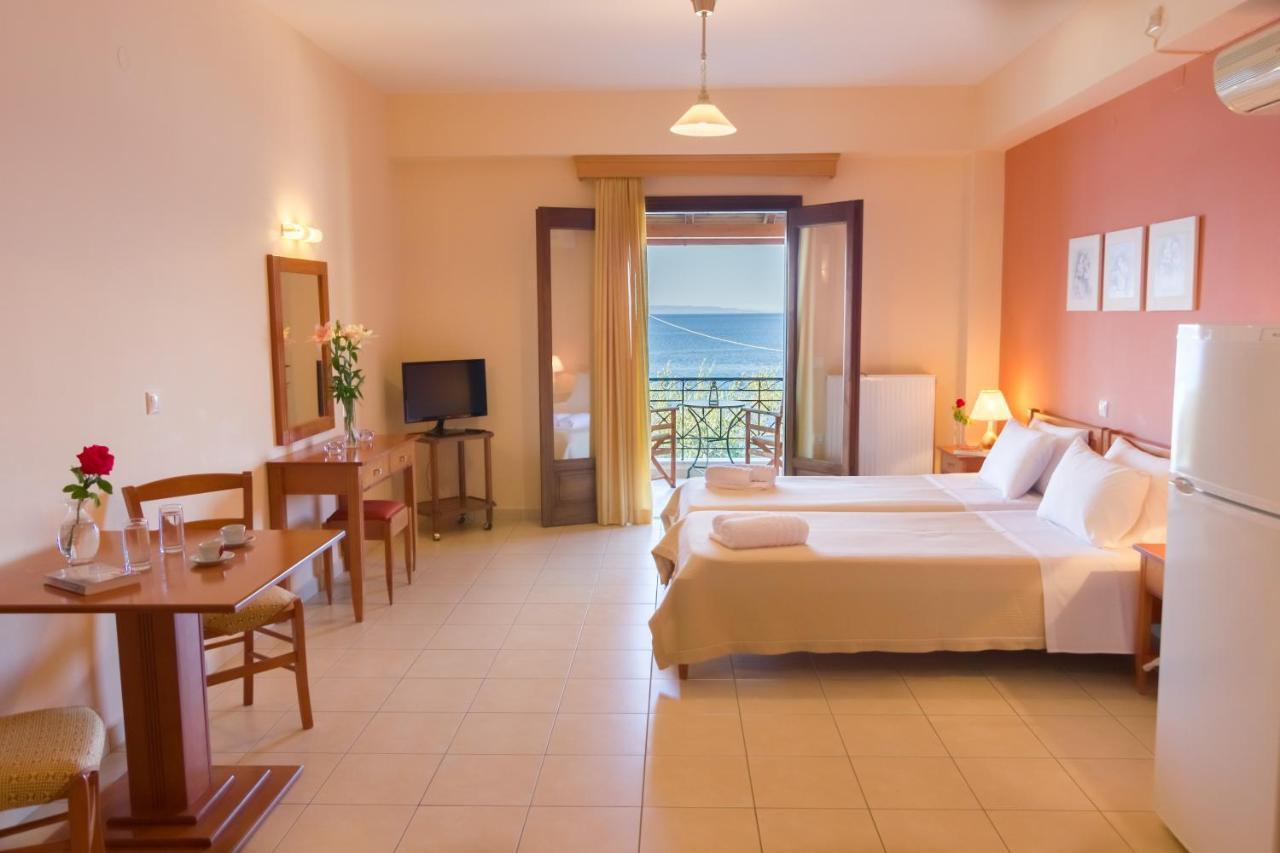Polichni Hotel Leonídio Kültér fotó