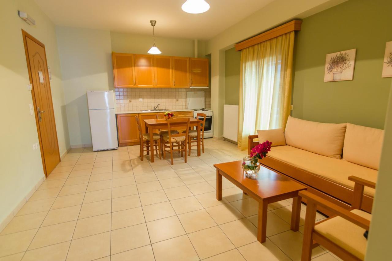 Polichni Hotel Leonídio Kültér fotó
