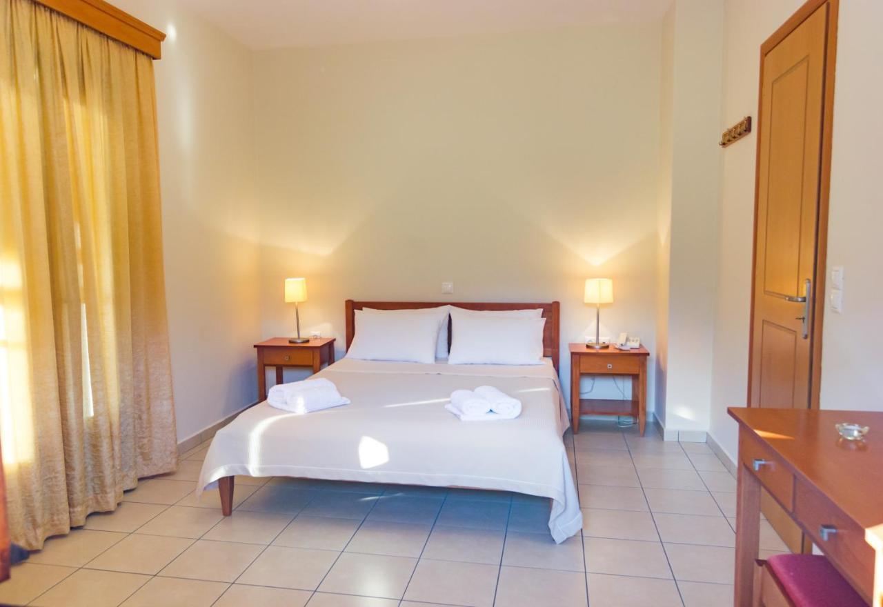 Polichni Hotel Leonídio Kültér fotó