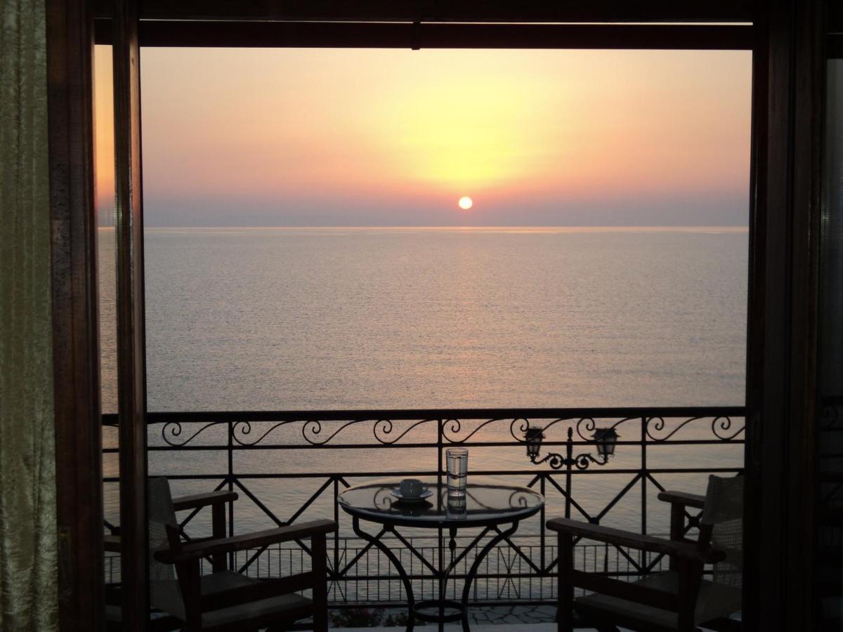 Polichni Hotel Leonídio Kültér fotó